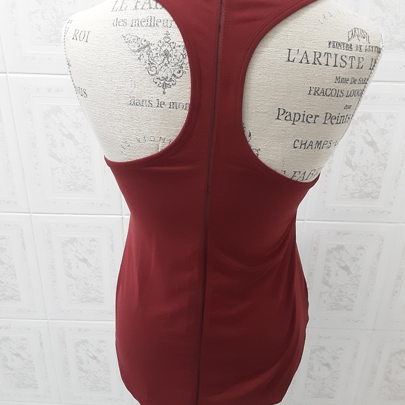 Zyia Effortless Tank - Cranberry - Picture 3 of 4